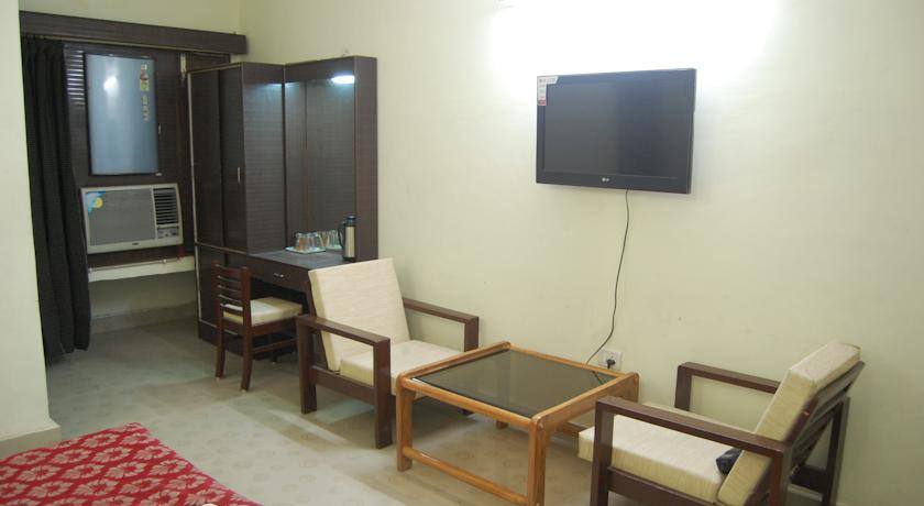 Hotel Raj International, Lucknow 3